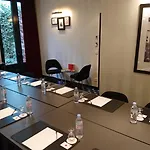 بلاتين فندق 4*