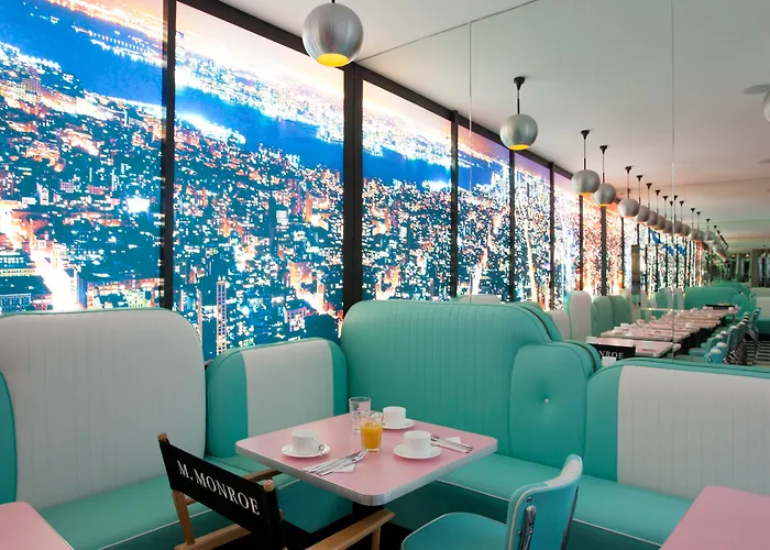 Platine 4* Париж