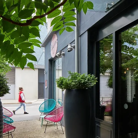 Platine Ξενοδοχείο