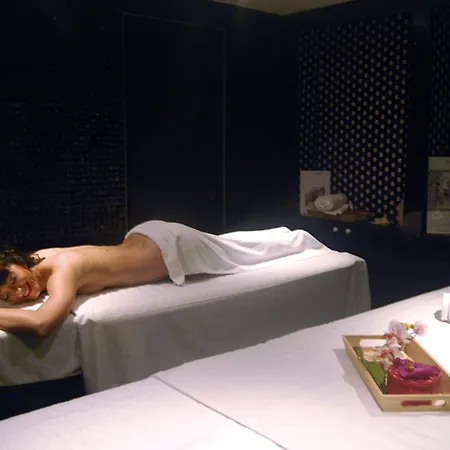 Platine Ξενοδοχείο