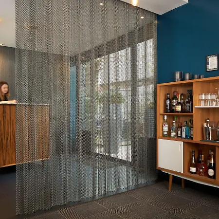 Platine 4* Париж